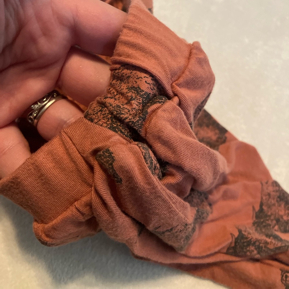 Kate Quinn Rust Shorts with Highland Cow Print - Picture 2 of 4